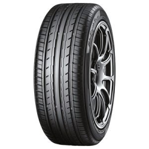 Yokohama Bluearth es32 xl 215/40 R17 87V